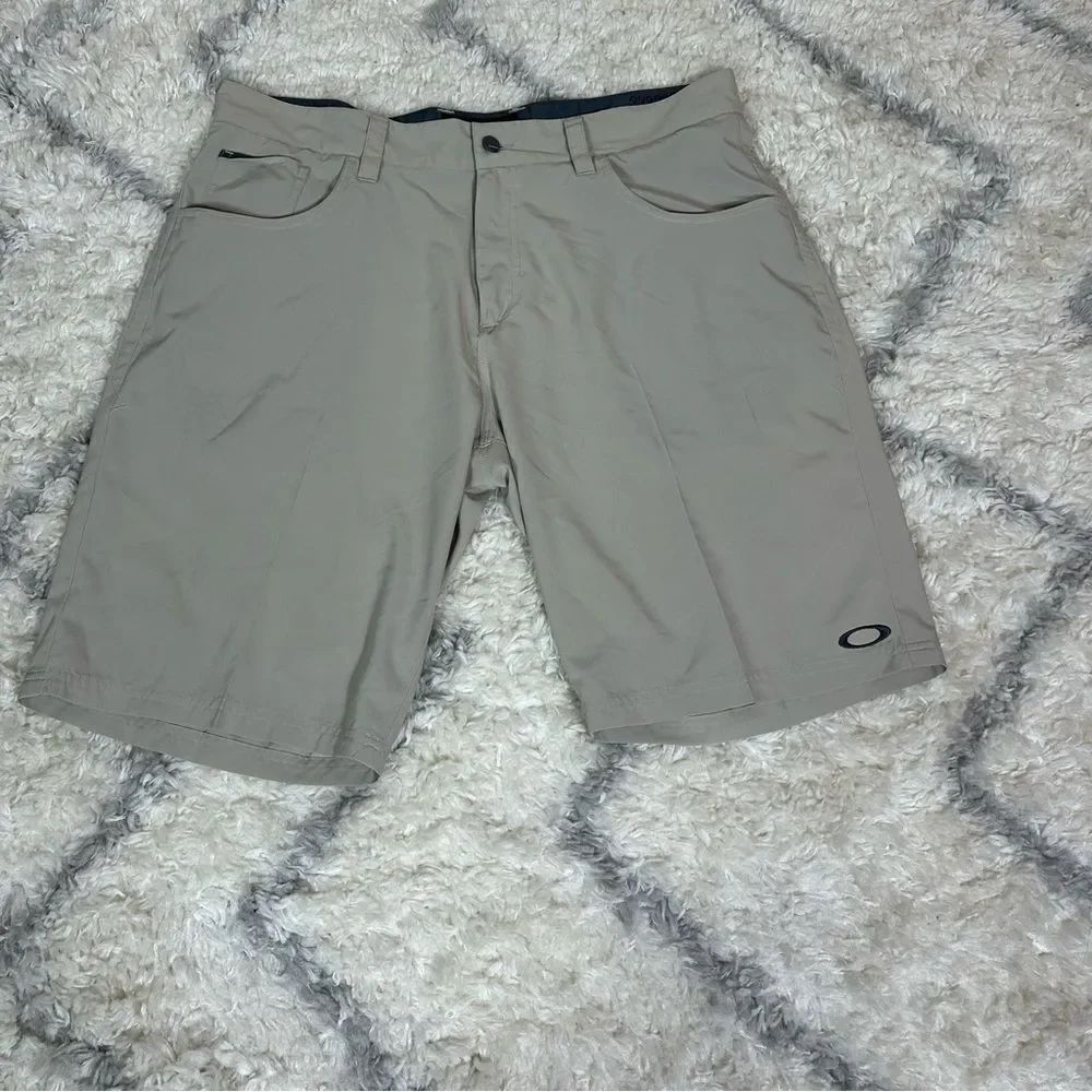 Oakley Tan Flat Front Shorts Casual Style
